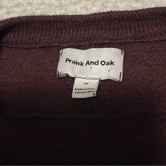 Frank and oak merino wool crewneck size medium in black cherry - Picture 5 of 5